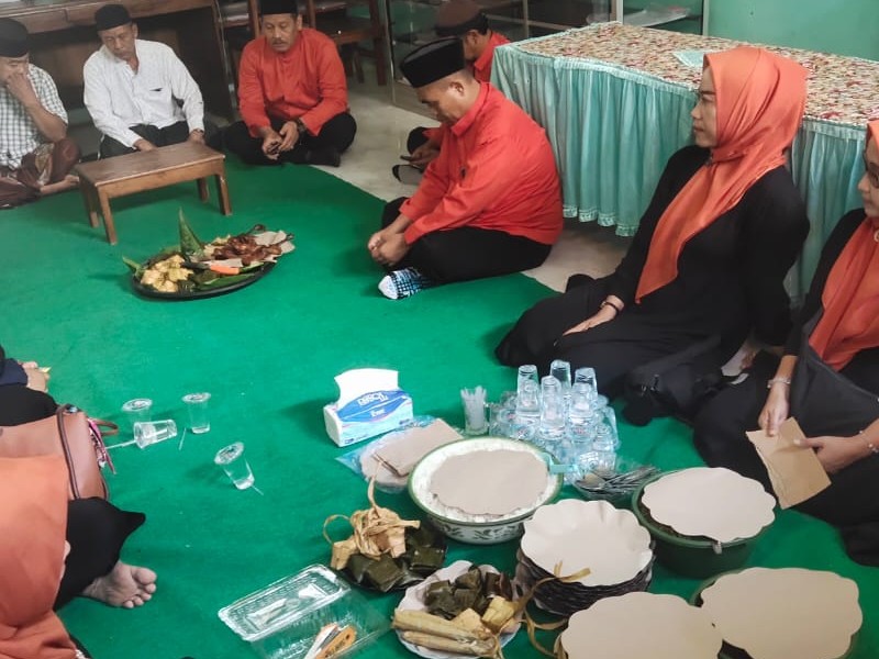 MENYAMBUT !0 MUHARROM