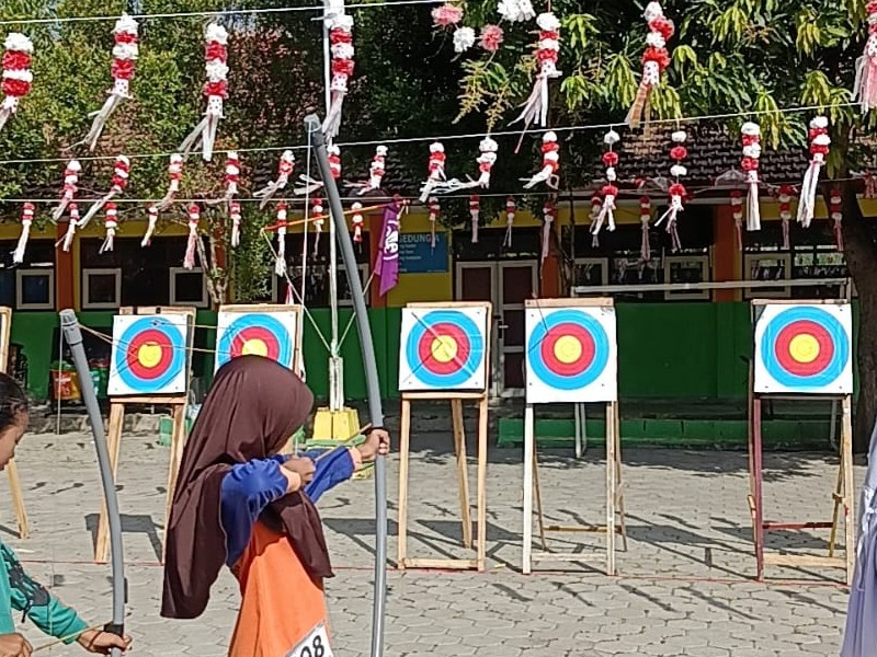 LOMBA AGUSTUS